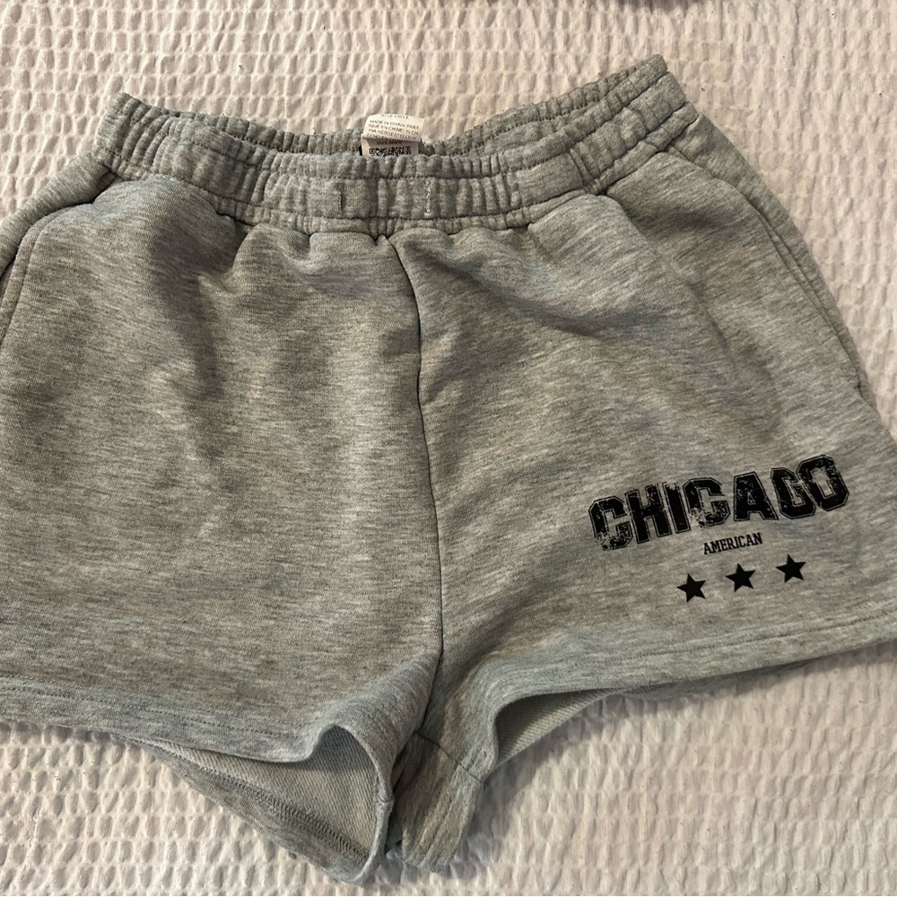 Women’s / Junior’s Shorts, Size Large - Picture 11 of 11